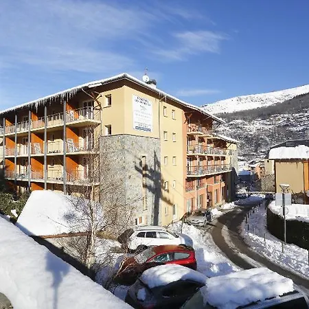 Goelia Les Grands Ax 3*