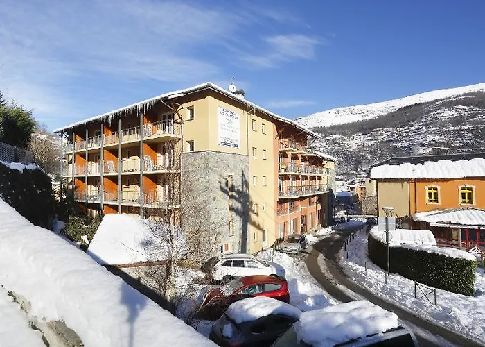 Goelia Les Grands Ax 3*